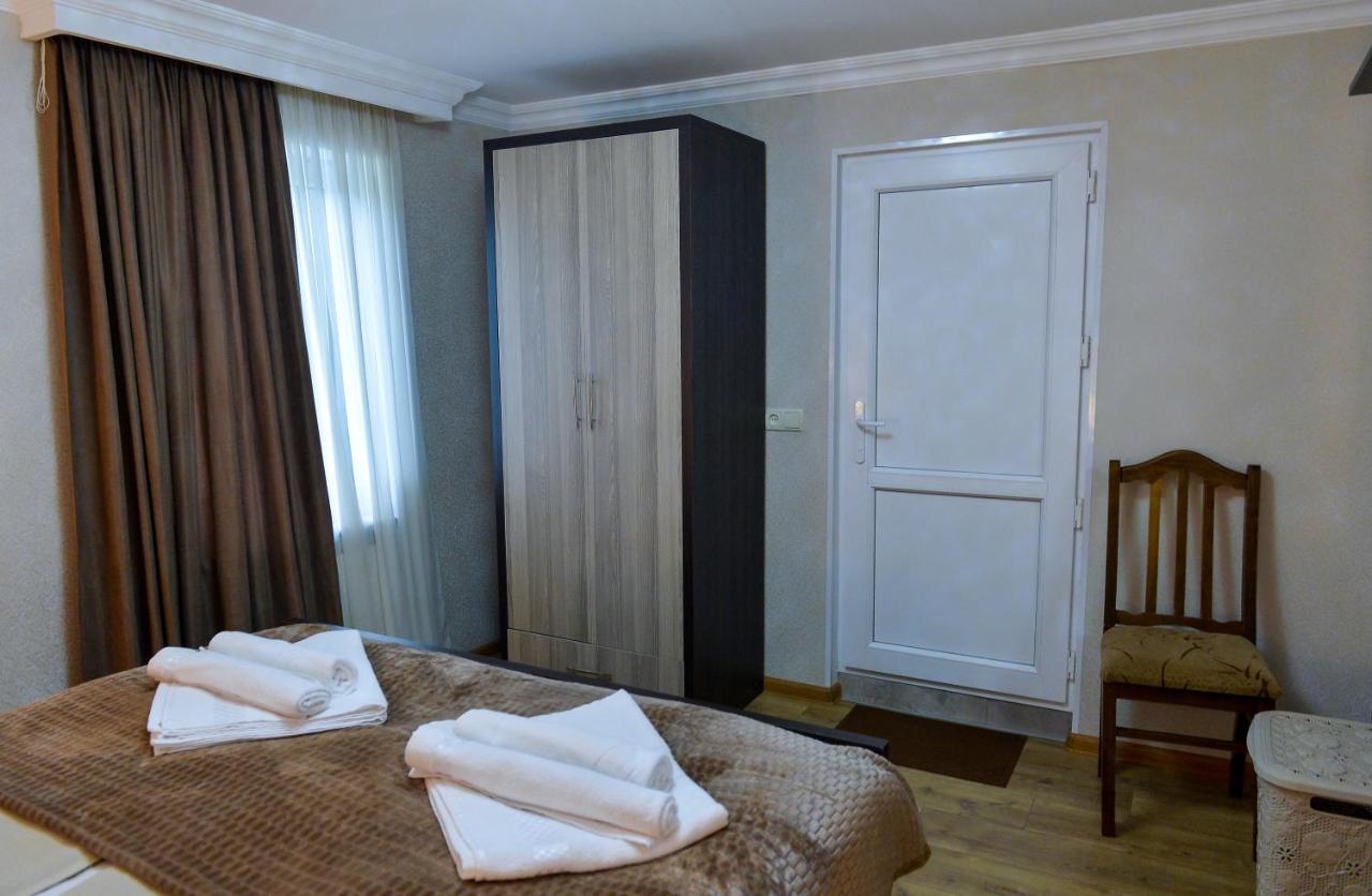 Cozy House Hotel Kutaisi Exterior foto