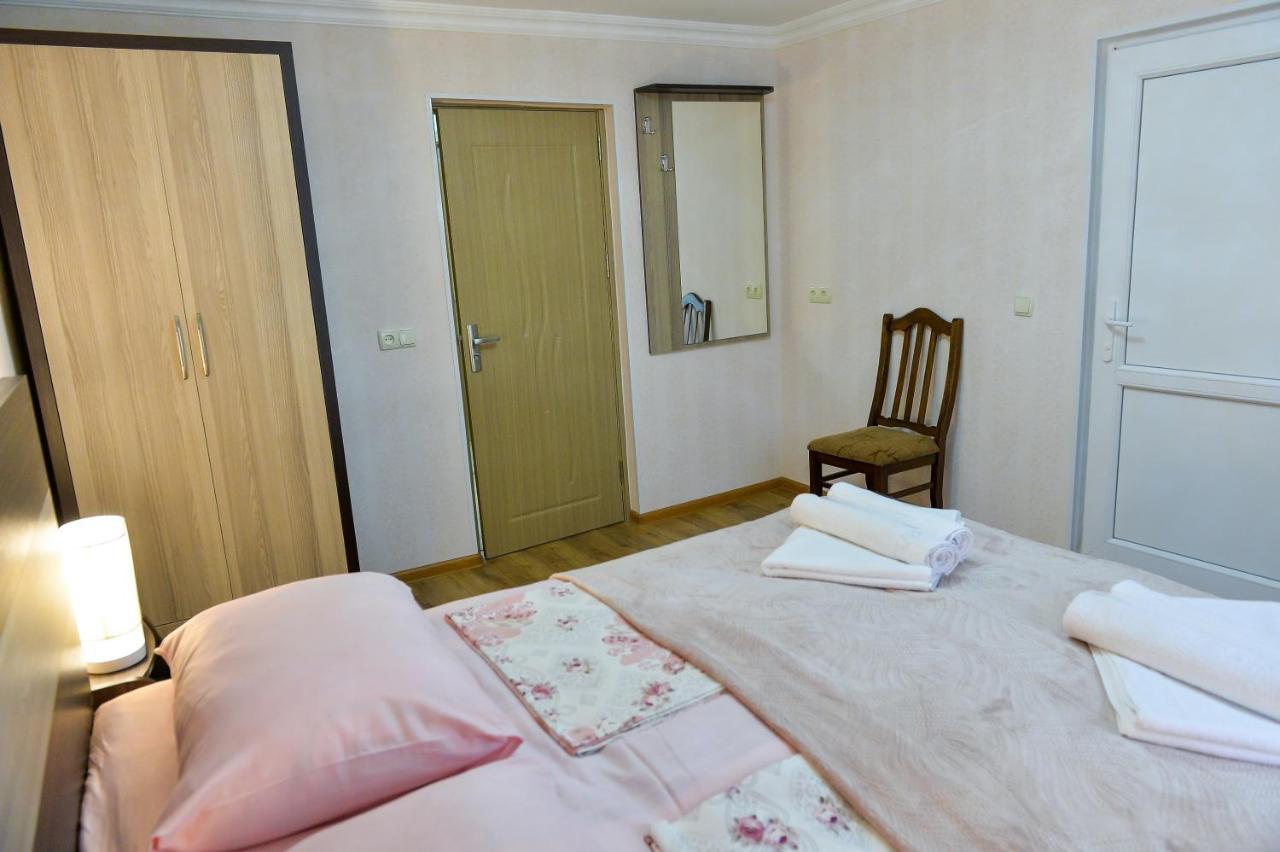 Cozy House Hotel Kutaisi Exterior foto